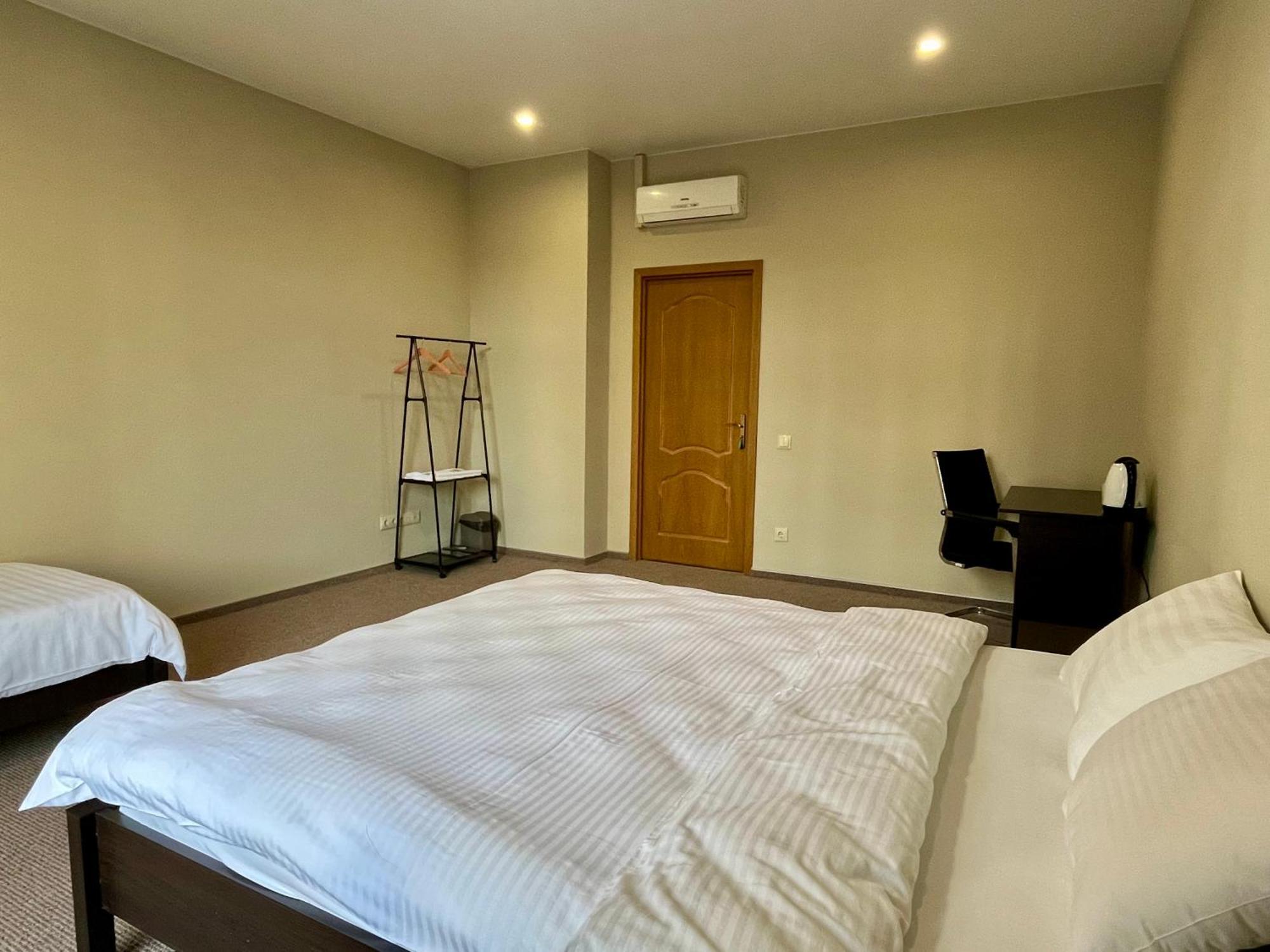 4Room Hostel เคียฟ ภายนอก รูปภาพ